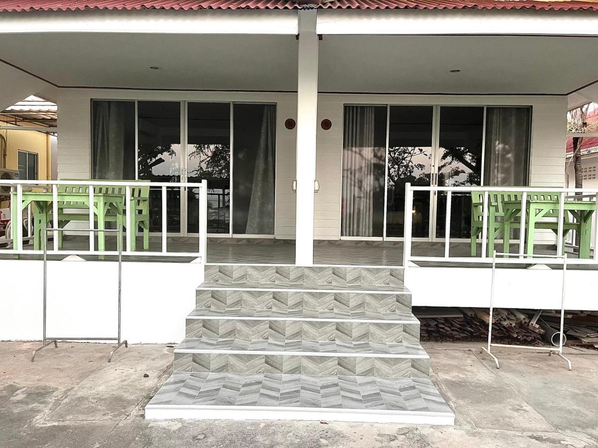 Insook Ko Larn Resort Exterior foto